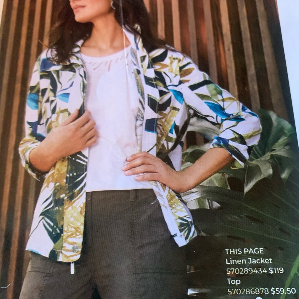 CHICO, PALM PRINT Jacket, size 1 or 8-10 medium. Zipper front 3/4 sleeves, CLEAN
